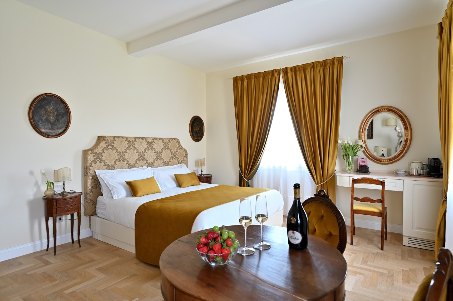 Your Private Tuscan Villa 17 Min to Florence City Centre · Private Pool · 6 Suites · 7 Baths